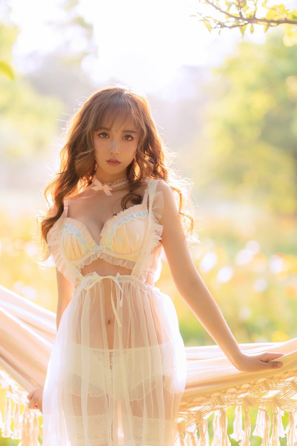 [过期米线线喵] 夏日限定 吊床 [52P/94MB]