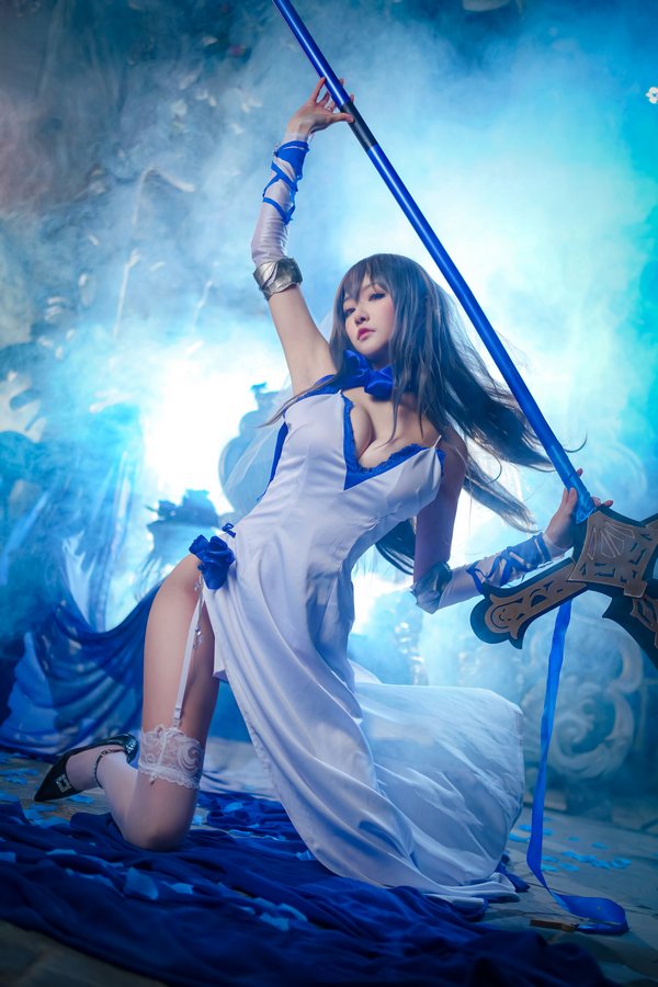 网红Coser@沧霁桔梗 路易九世 [16P/78MB]