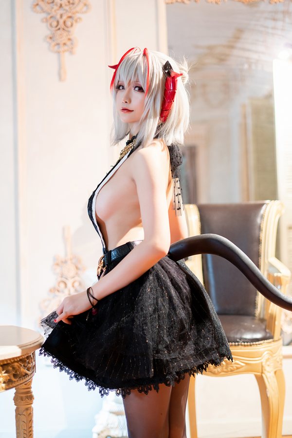 网红Coser@星之迟迟 W [15P/56MB]